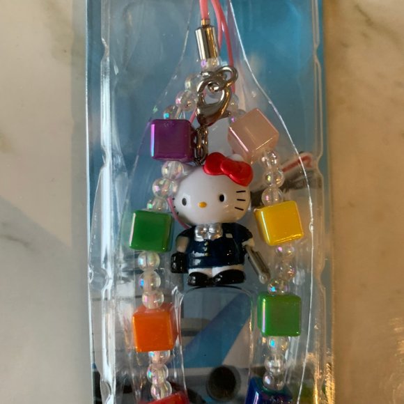Vintage 2001 Hello Kitty Airport Cellphone charm - Picture 3 of 9